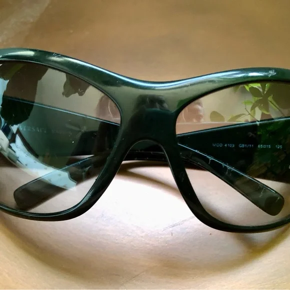 ▪️Vintage ▪️ 2005 Versace Sunglasses ▪️M4103 Versace | Accessories | Vintage 205 Versace Sunglasses M403  main image 3
